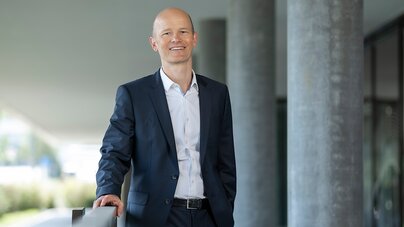 Dr. Ralf P. Halbach, CEO Geistlich Pharma AG | © Geistlich Pharma AG Dr. Ralf P. Halbach, CEO Geistlich Pharma AG | © Geistlich Pharma AG